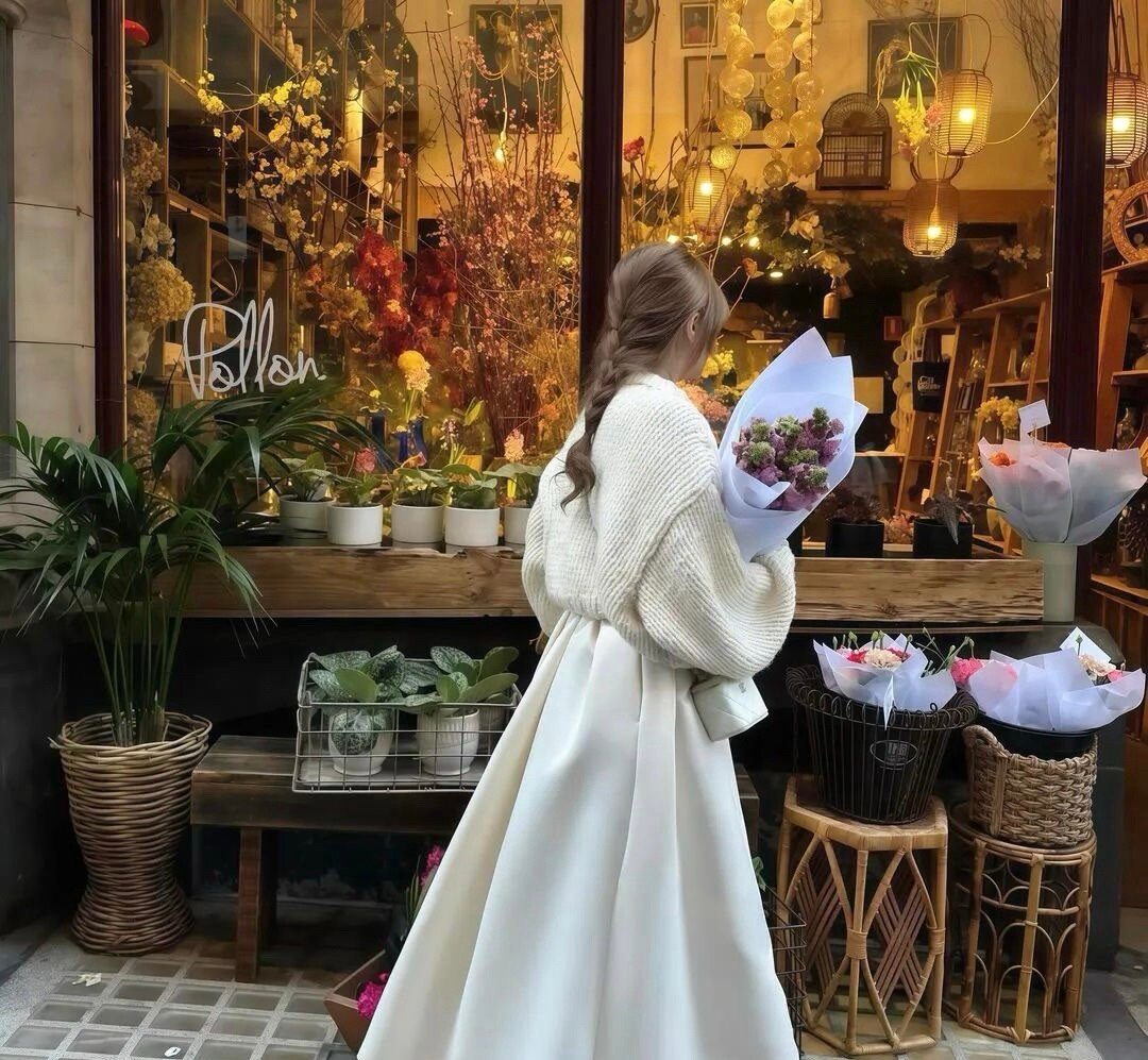 一个乱想 一个不说 一个想解决矛盾 一个只知道逃避问题 注定要渐行渐远 ​​​