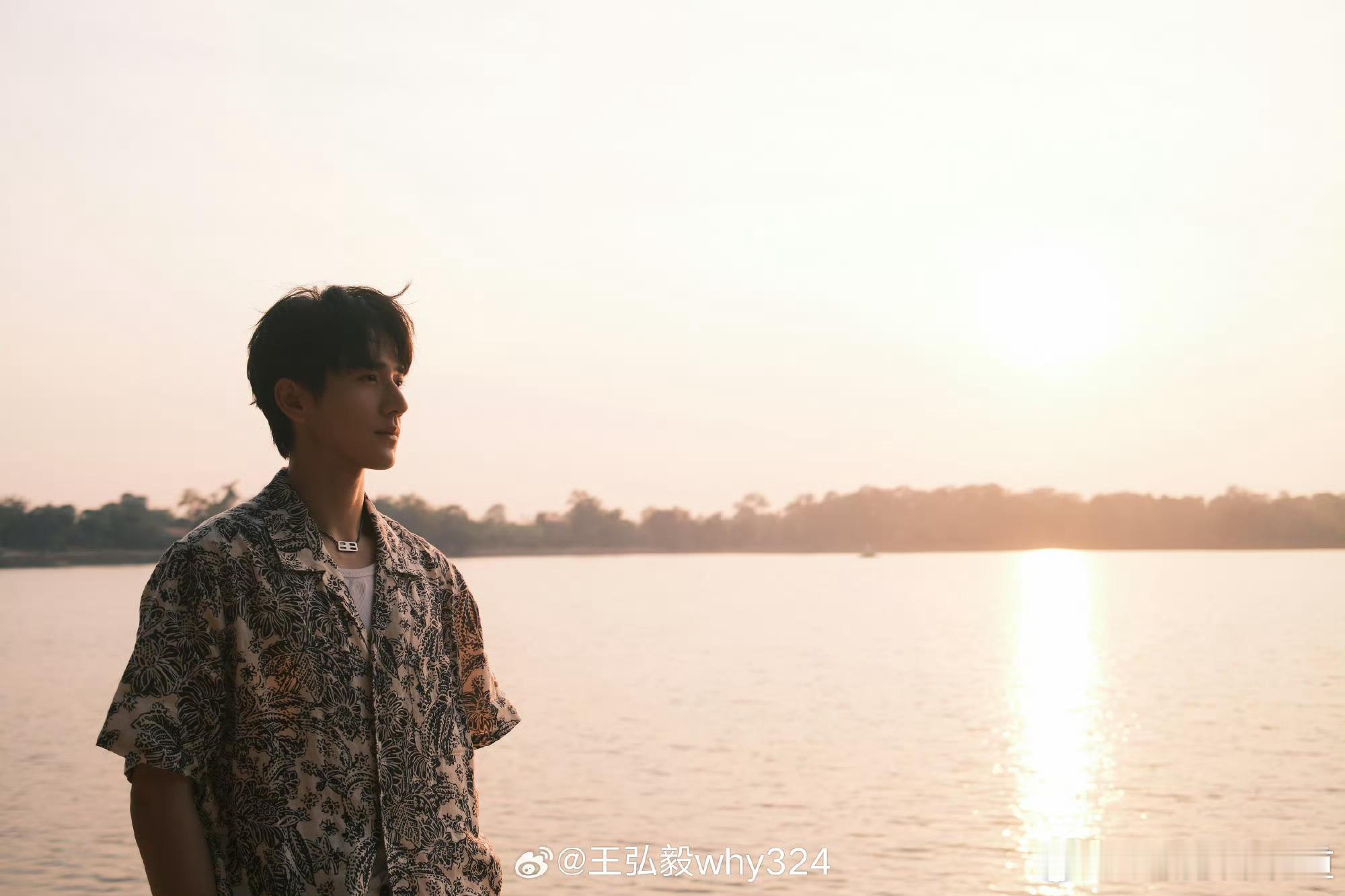 早上好，看帅哥王弘毅的存货。 