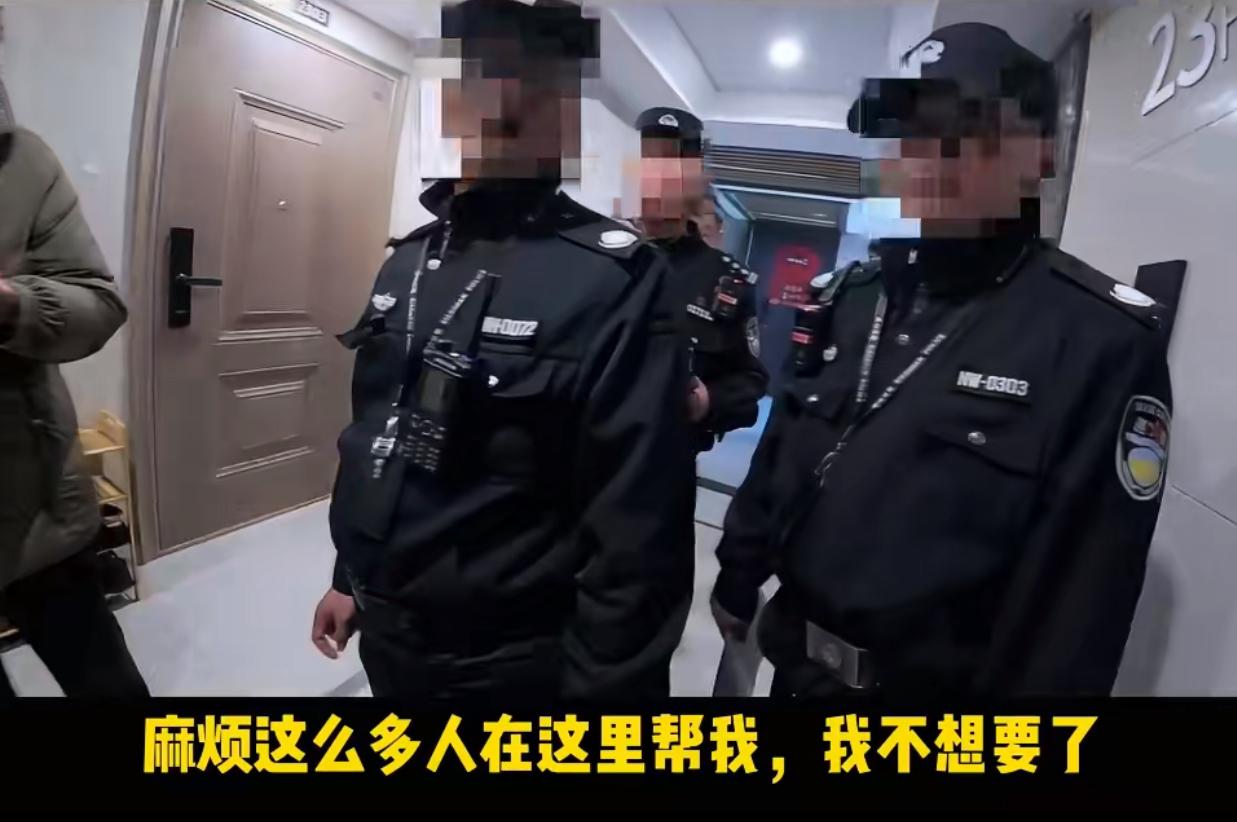 一句忘记付款了，最后霸王餐又吃上了！
近日，杭州一外卖小哥遭遇霸王餐，他接到一个