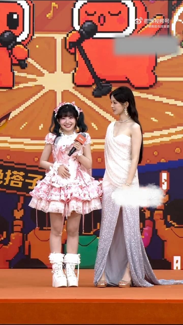 杨超越赖美云模仿海尔兄弟杨超越赖美云复刻海尔兄弟，两个人可爱感爆棚，两个宝宝都好