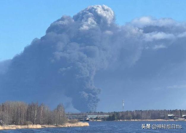 3月28日至29日夜间，乌克兰军队继续对俄罗斯石油和国防工业设施发动远程打击，其