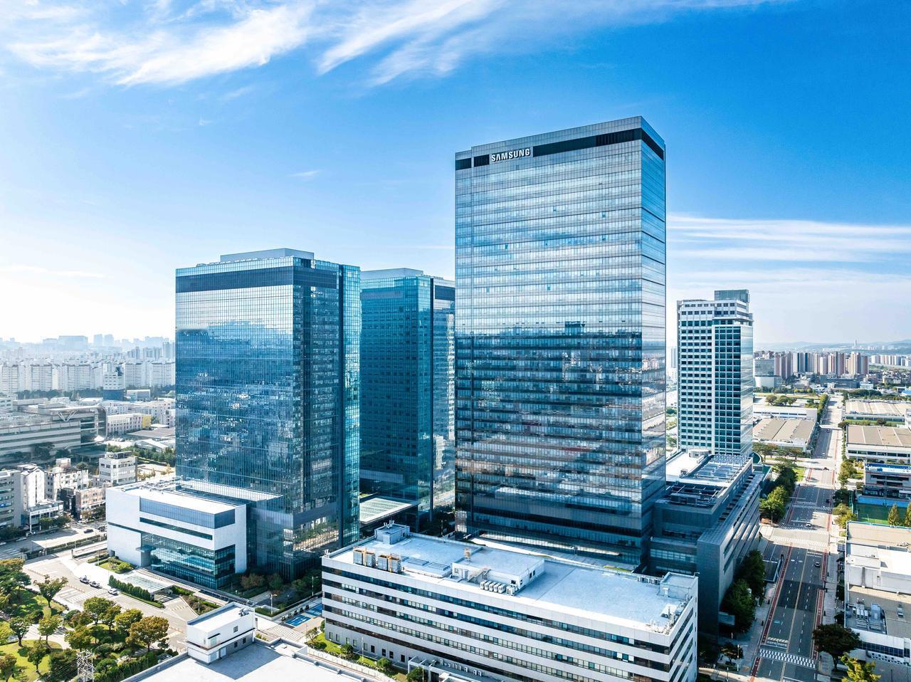 三星电子公布三季度净利润为12.22万亿韩元（约合86亿美元），同比增长21%；