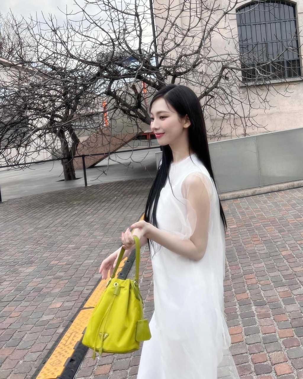 柳智敏称谈过恋爱 kpop最美情头 男方发ig带女方 女方发ig用男方拍的 