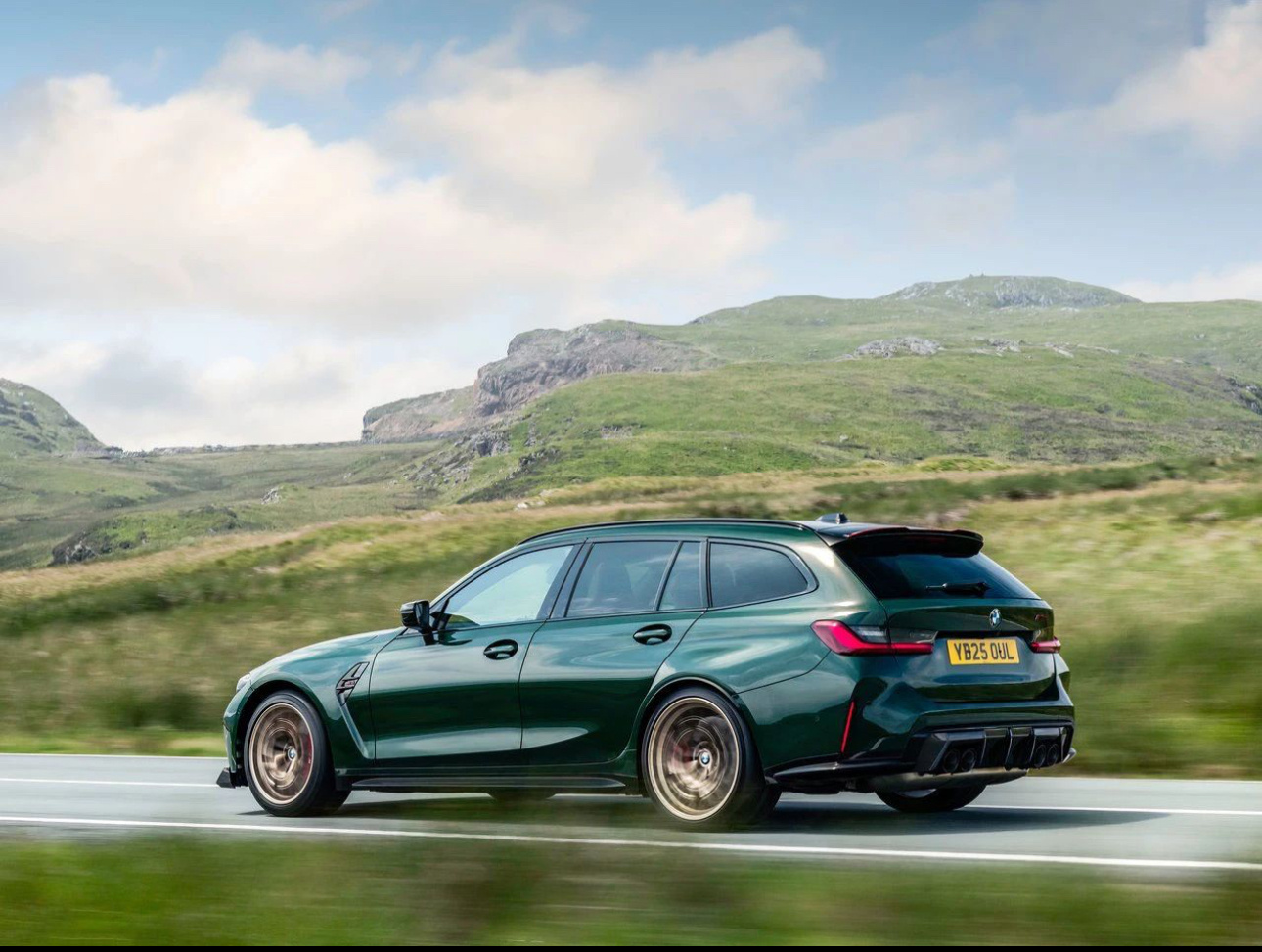 英国赛车绿的M3 CS Touring！据说M3 Touring将会在26年1季