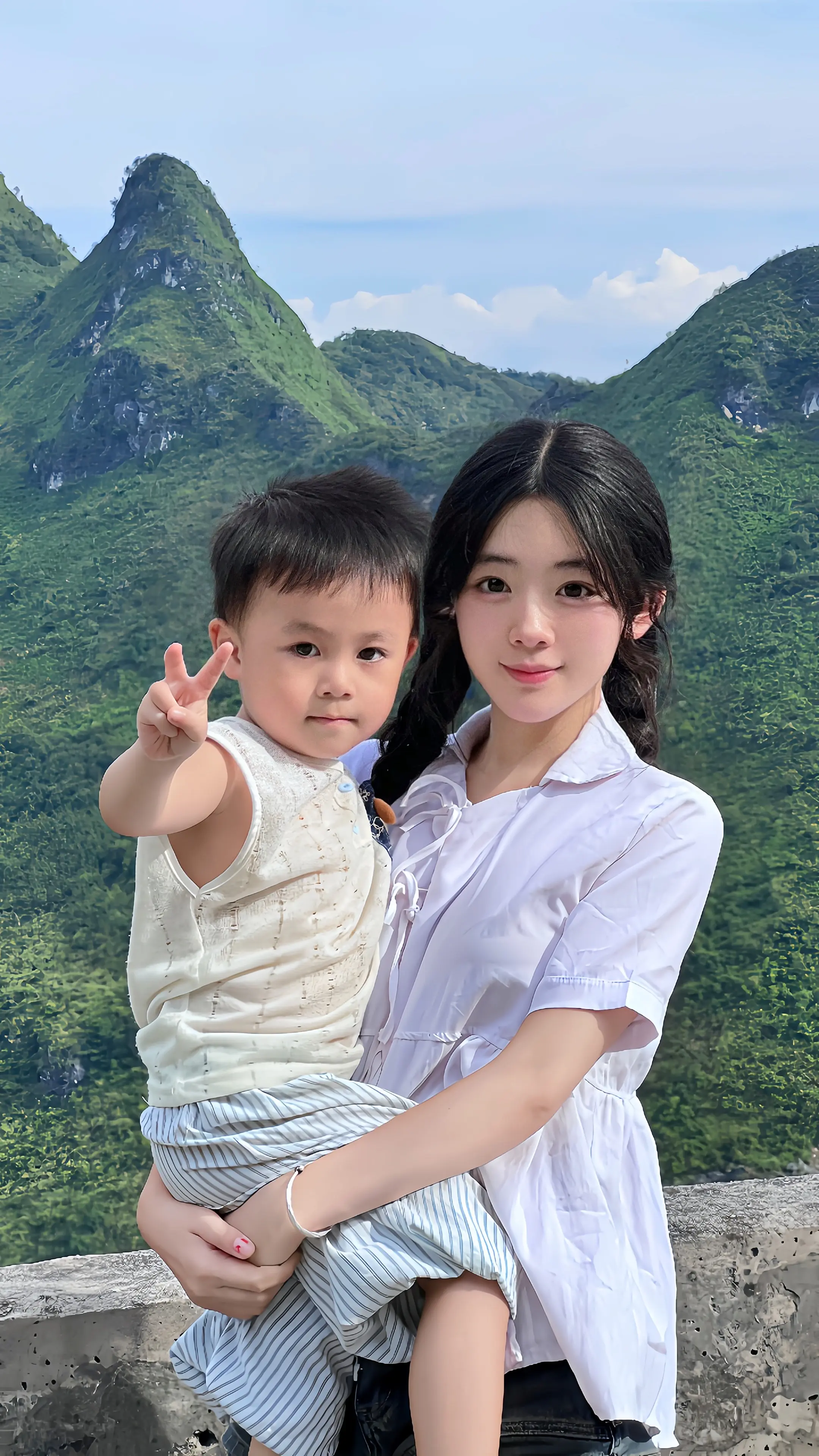 记2025年8月12日 秋 我21岁宝宝4岁 这一天下午我带着宝贝儿子...