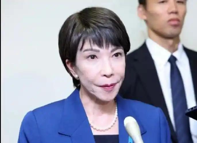 日本首相高市早苗上任还不到一个月，就成功创造了一项尴尬纪录——让日本同时激怒中国