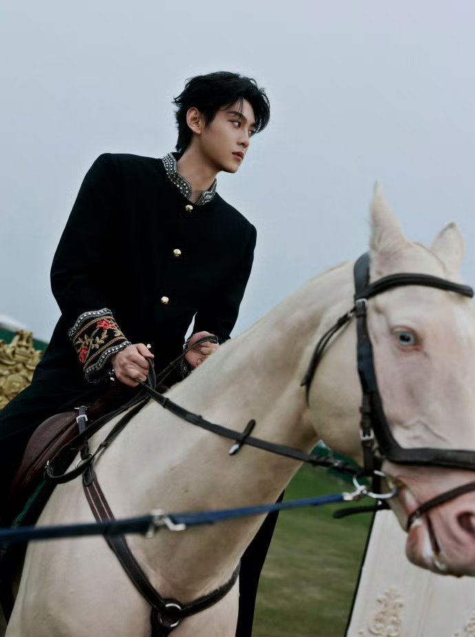 田栩宁直播青年演员田栩宁亮相BKT品牌直播专场。以“与宁同行，栩你入怀”为主题，