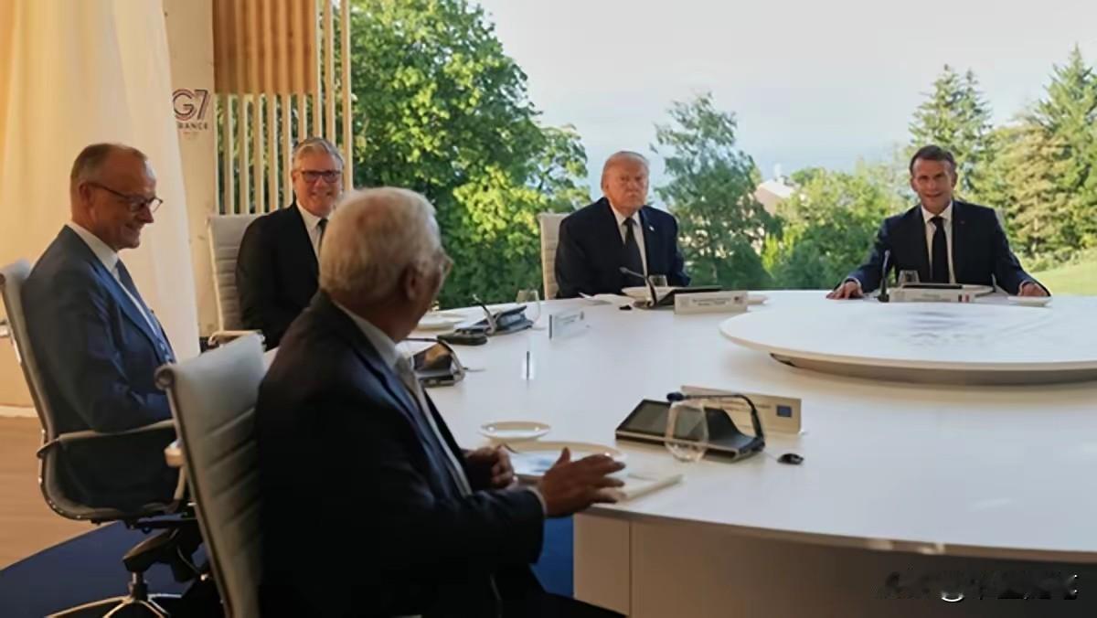 G7算什么东西，特朗普想的是G2。

几个傻子还强赔笑脸，真没看出来啊？

会没