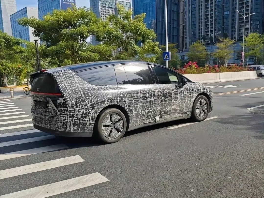 理想将于2026年二季度推出全新L9和L9 Livis，今年下半年发布全新纯电旗