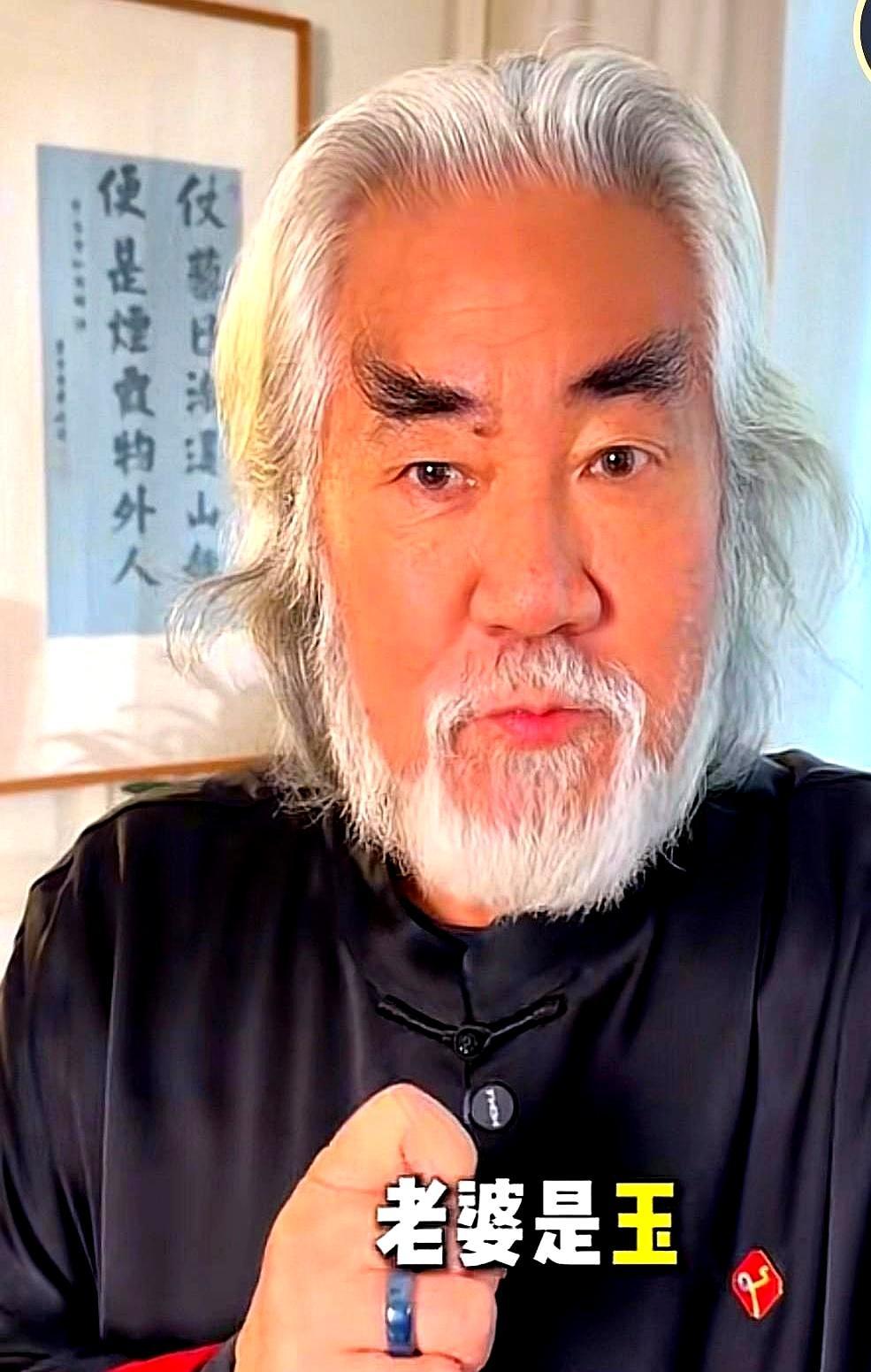 以前总觉得张纪中和小31岁的杜星霖是演出来的恩爱，这次妇女节的细节，直接打了所有