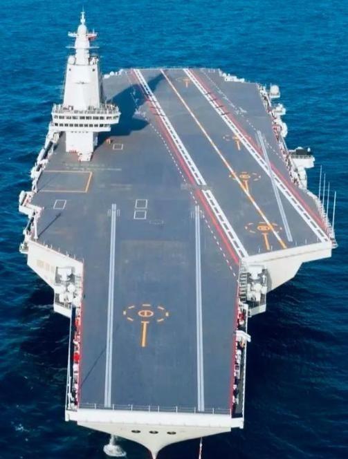 截至2025年9月，055万吨大驱已成功下水16艘，第一批8艘全服现役，第二批4