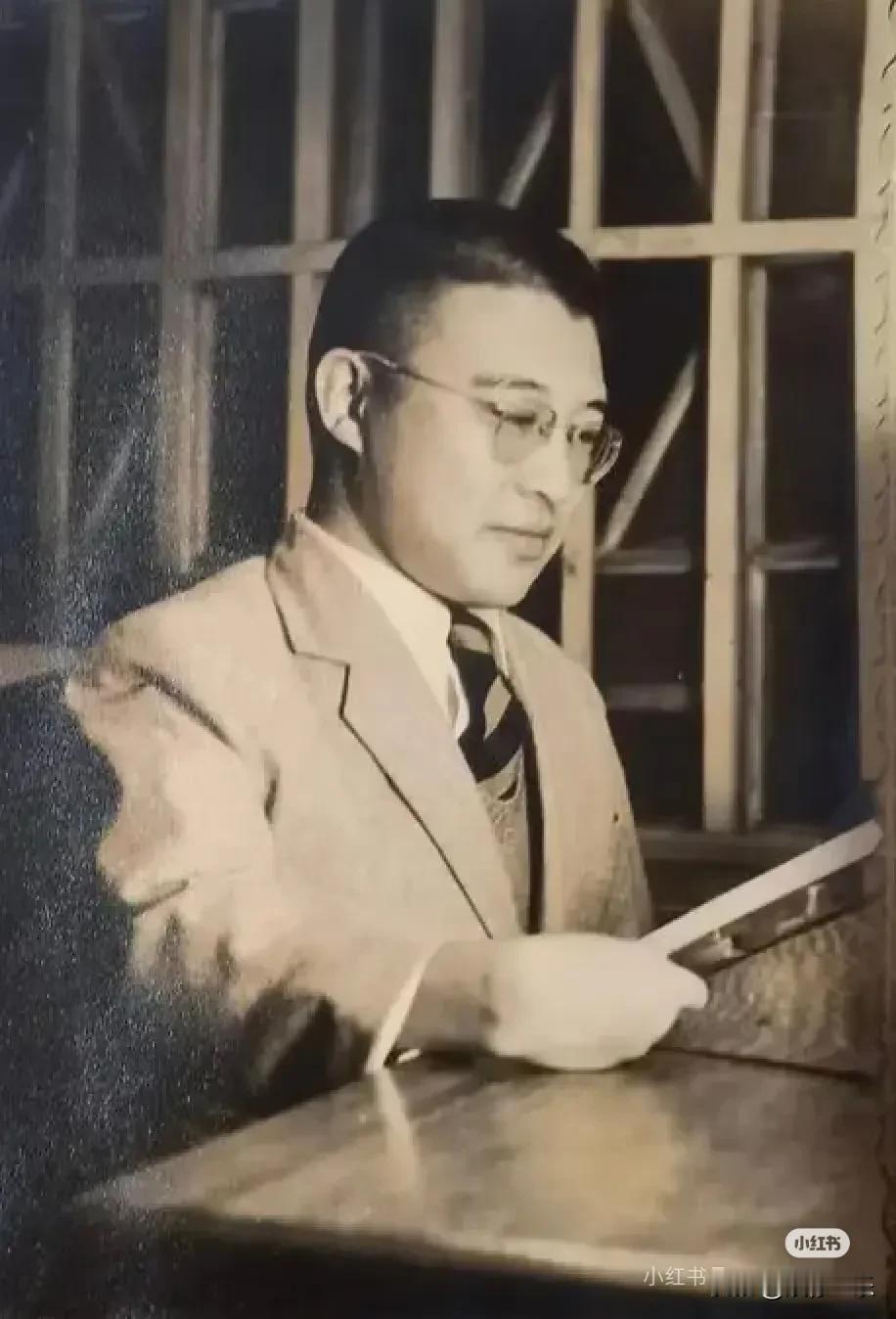 不看身材的话，年轻的时候真的很帅啊