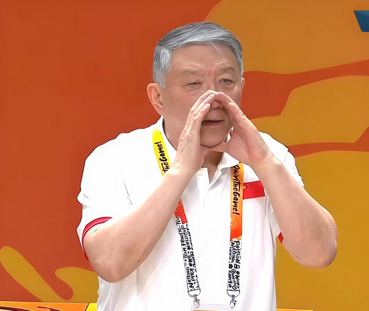 宫鲁鸣已届耄耋之年，仍然率队为国征战，无论结果如何，他都值得敬佩。