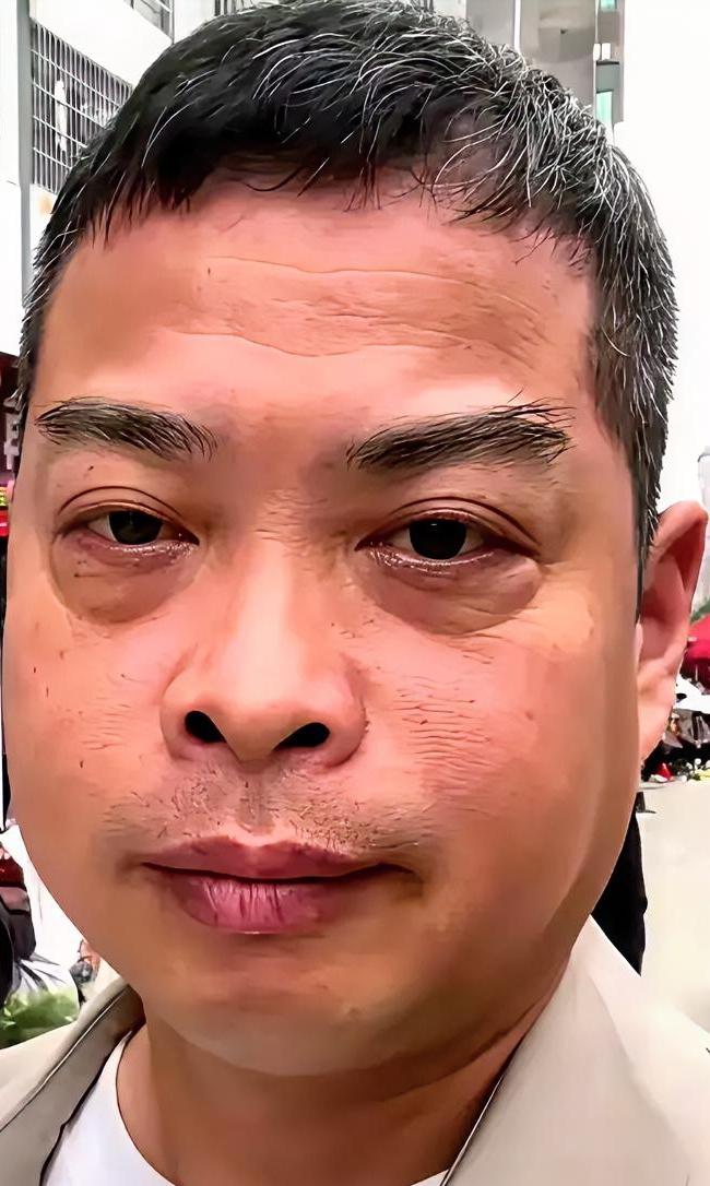 成年人的生活满是重担，姚家男儿一路走来着实不易。上有年事已高的长辈，去年家中老人