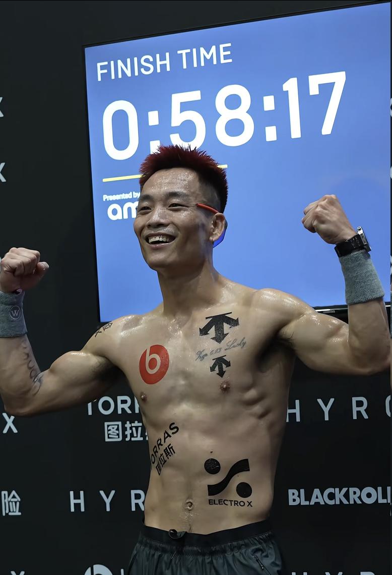 炸裂新纪录！
HYROX杭州站，于成龙58分17秒！
刷新大中华区大众组国内最佳
