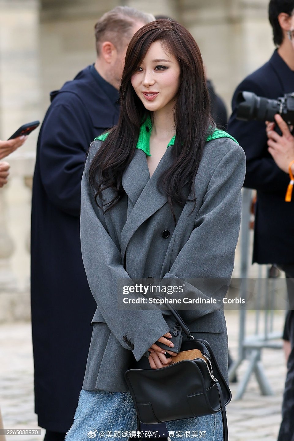 吉赛尔卸完妆 宁艺卓开始直播 imnotningning的号主想干嘛就干嘛！削的