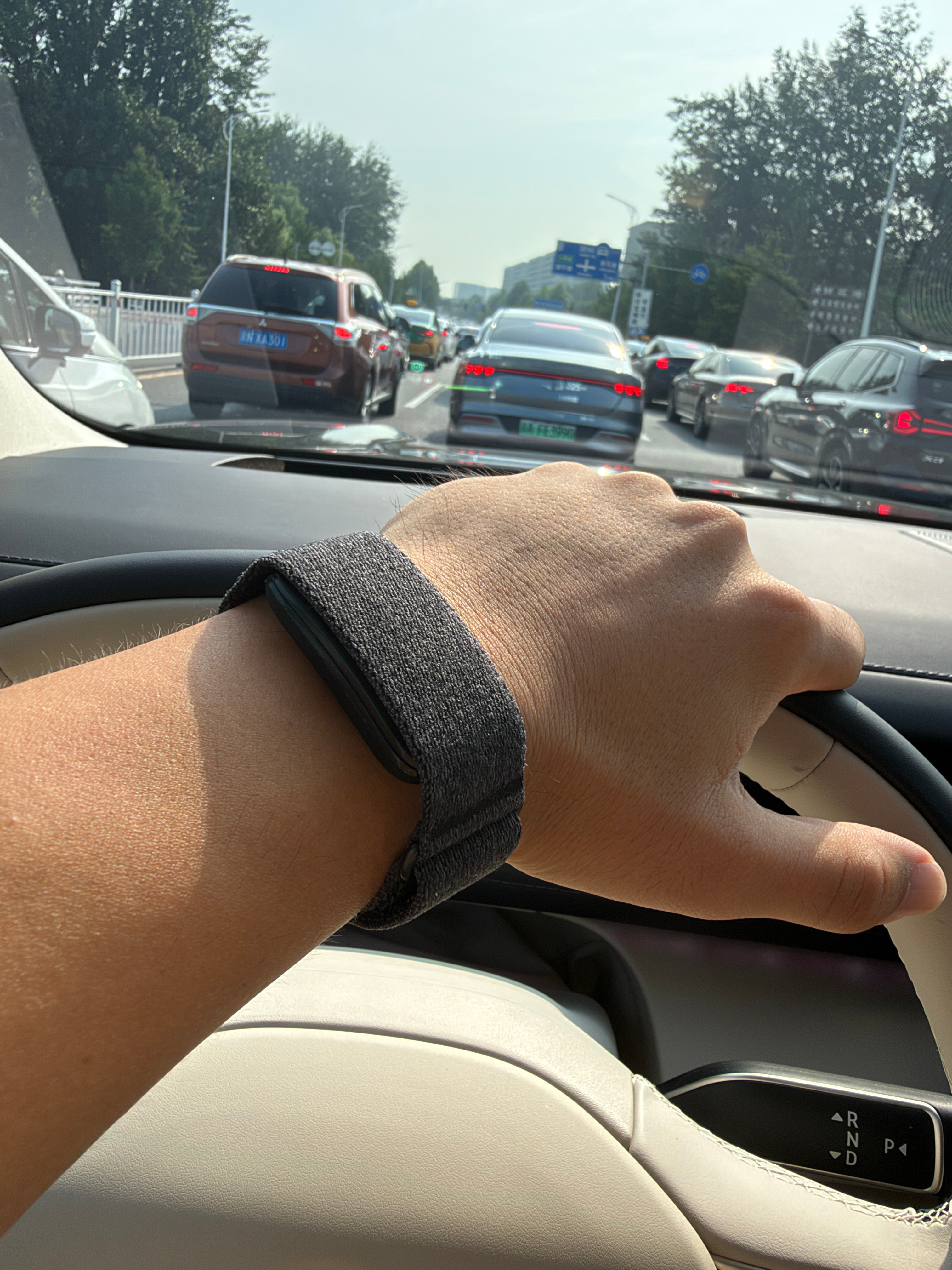 其实我一直也不太理解有些在大平台的老师们何来的优越感...你离开这个平台不也屁都