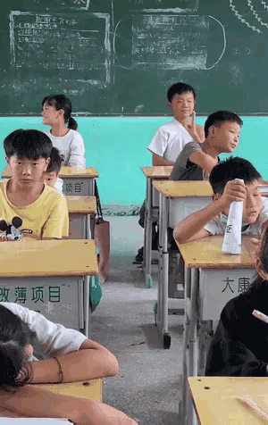 能做后排的多少带点才艺。。。