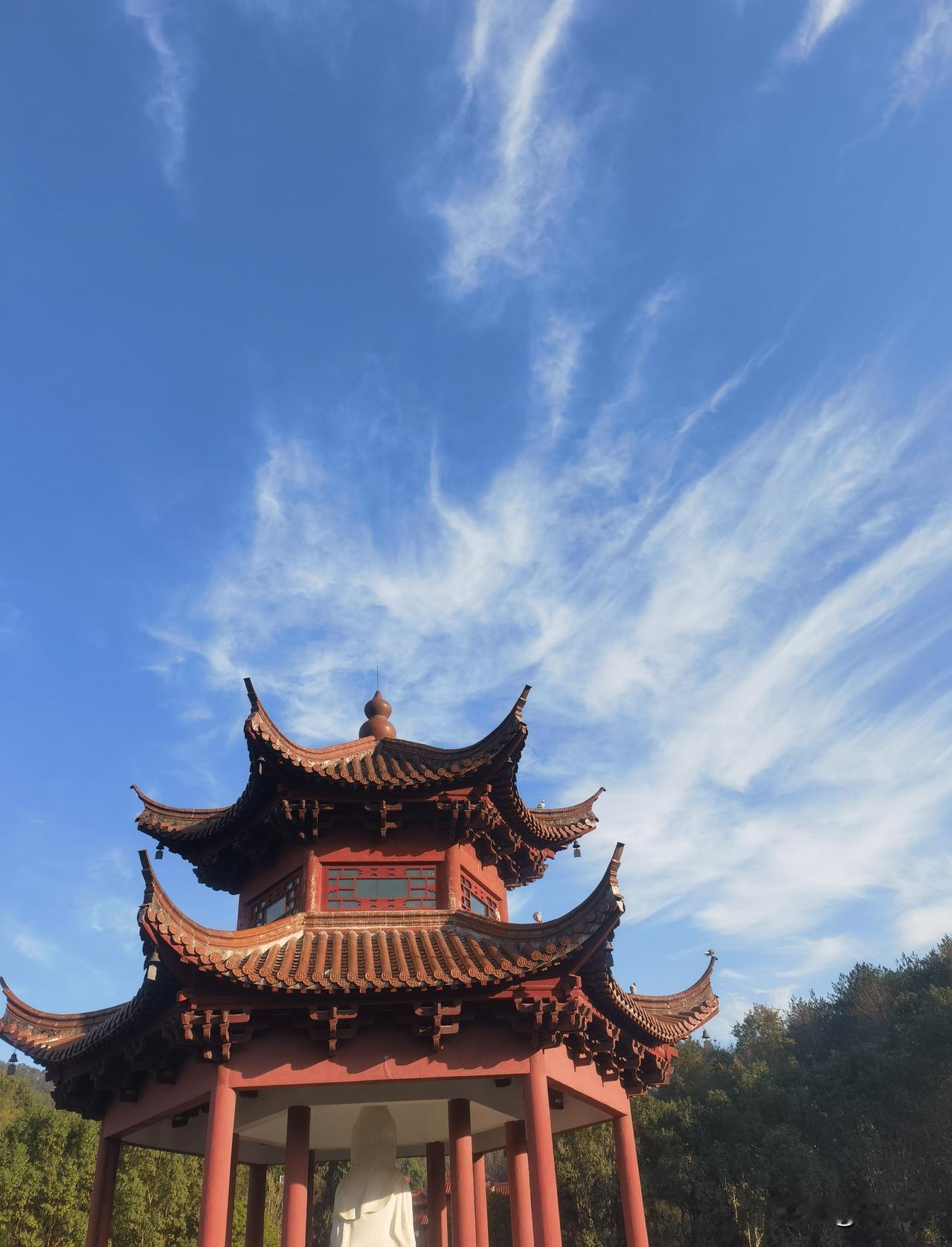 欲知前路，可问来人。
修道之路漫长，靠自己探索不行。可以参考各种各样的修道之书，