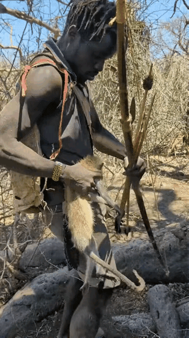 非洲猎人把灵长类动物也当成猎物，这么点的一个小东西，能有多少肉，不过话又说回来，