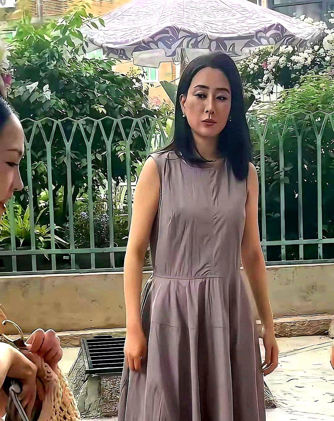 马苏一张活动照，怎么好多人愣是没认出来？

这事儿真不赖她。打光、妆发、修图，娱