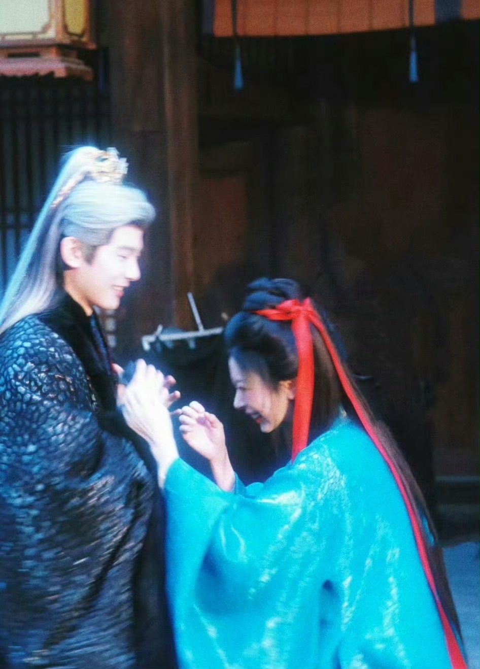 不齐而俞爱恨同根生终成一场空唉，还是会为逐玉的不齐而俞狠狠心痛他偏执到疯狂，她清