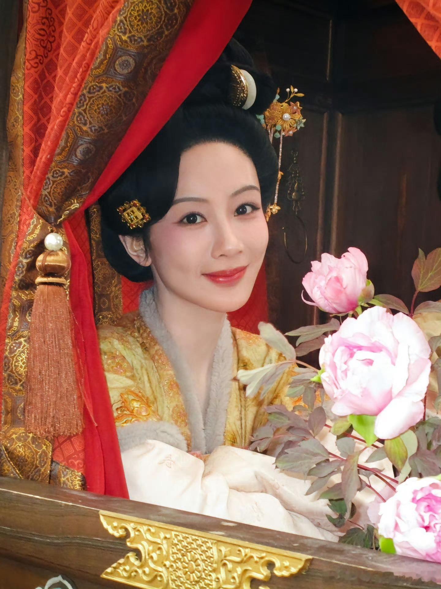 电视剧国色芳华 国色天香，芳华绝代，温婉之下如何藏匿坚毅底色？旖丽之貌，却有傲骨