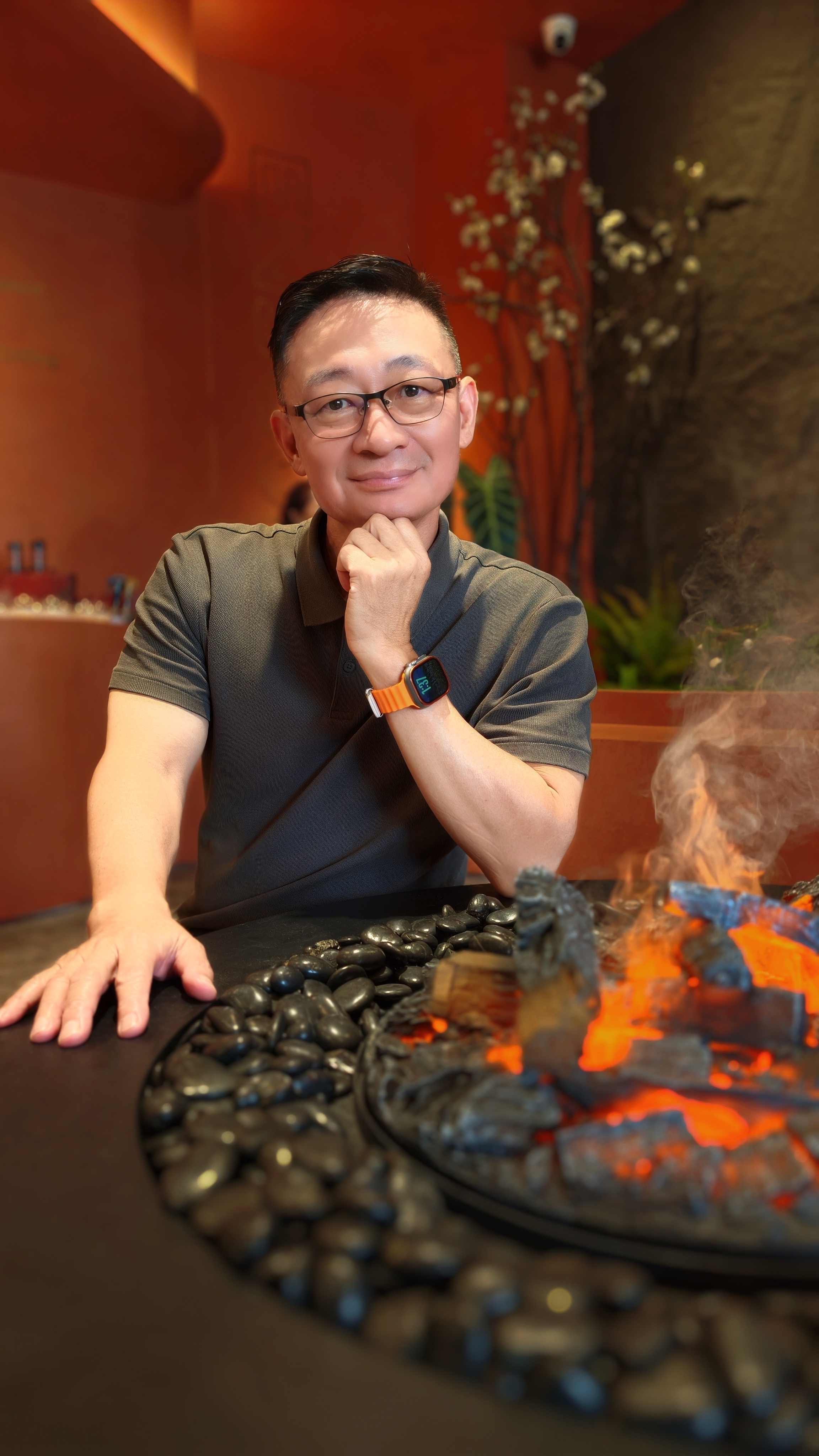 老同學相聚，就是開心！今天和老同學們又度過了美好的一天！中午相約岩燒牛排館，品嚐