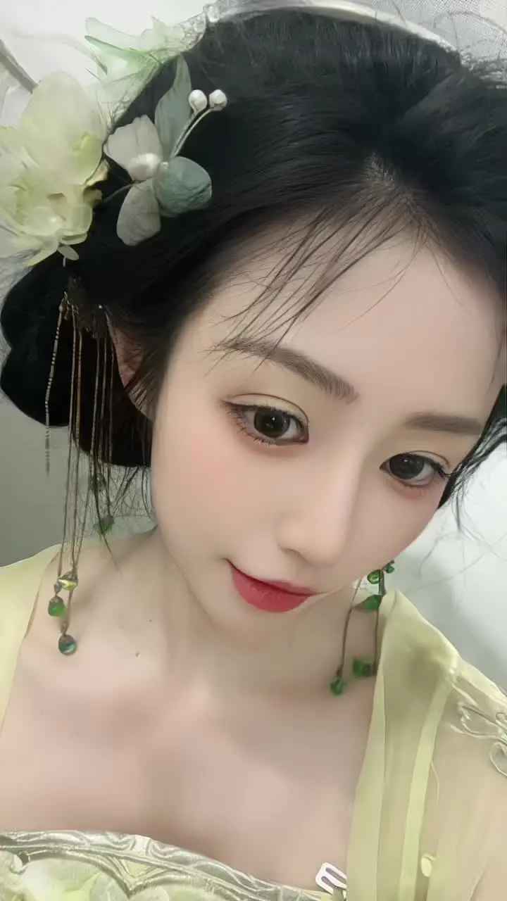 一见，你就笑的人🌸一见你，就笑的人