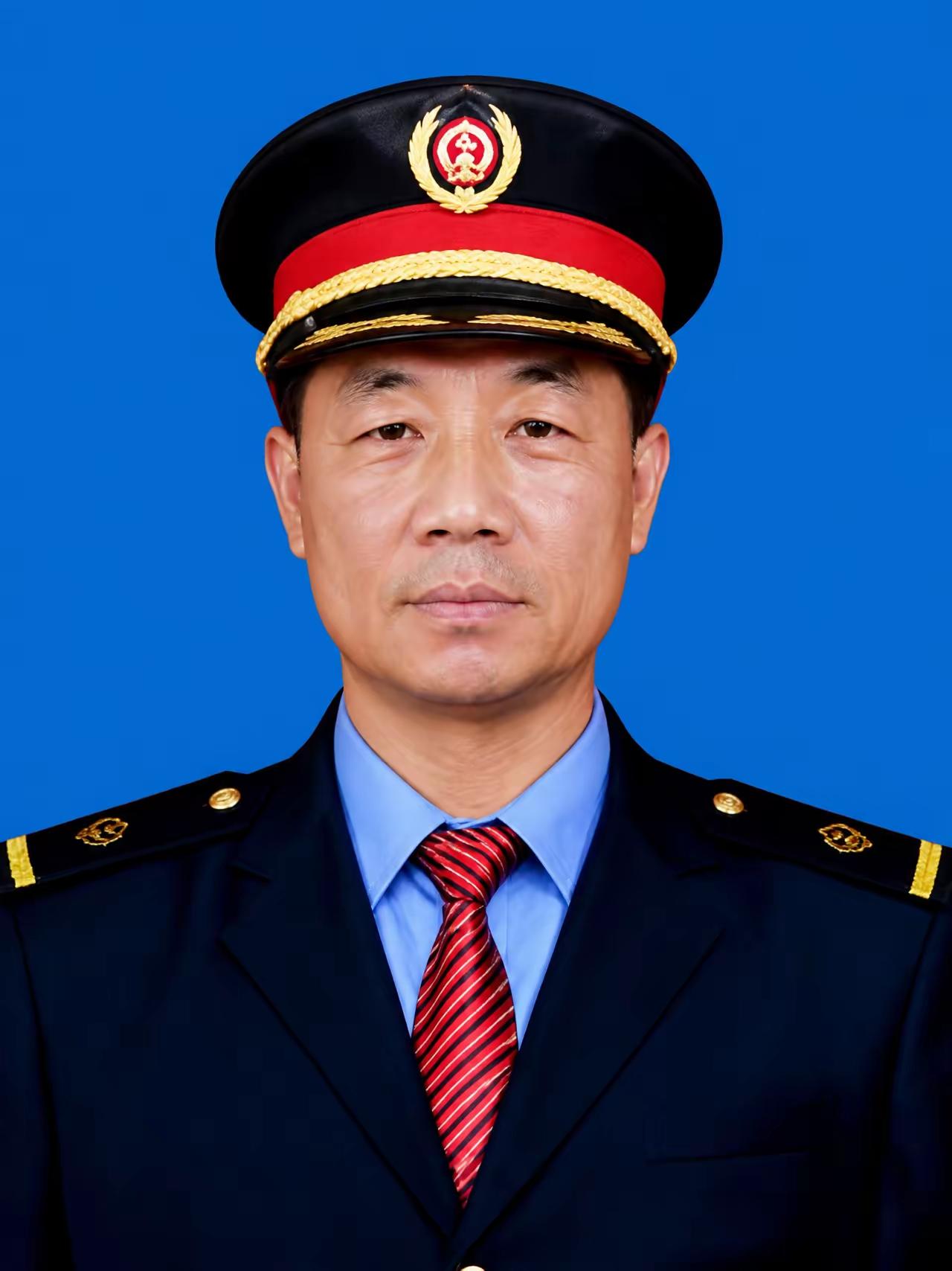 李学艺，1980年8月生，今年45岁，国铁北京局邯郸机务段机车乘务员。2026年