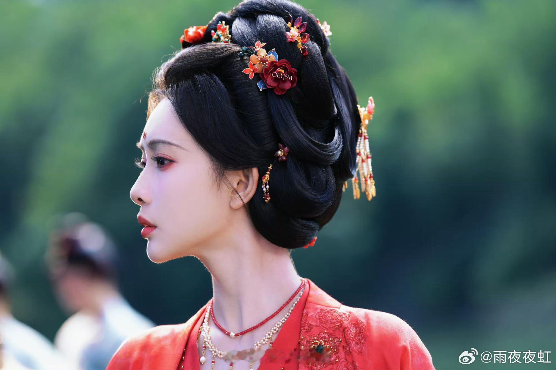 孟子义暮晚摇 甘为女王裙下臣孟子义新剧《尚公主》的预告绝了！暮晚摇一颦一笑魅惑众