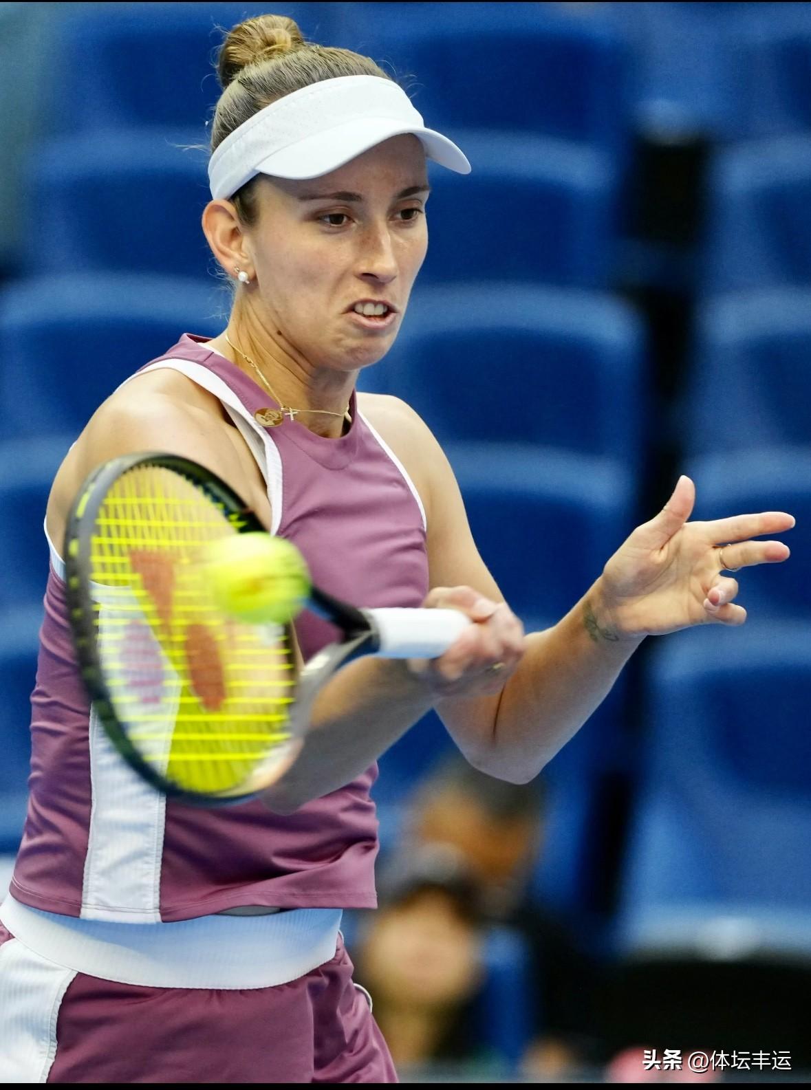 刚刚🔚的WTA1000中网女单1/8决赛第六场比赛，3号种子美国高芙3-6、3