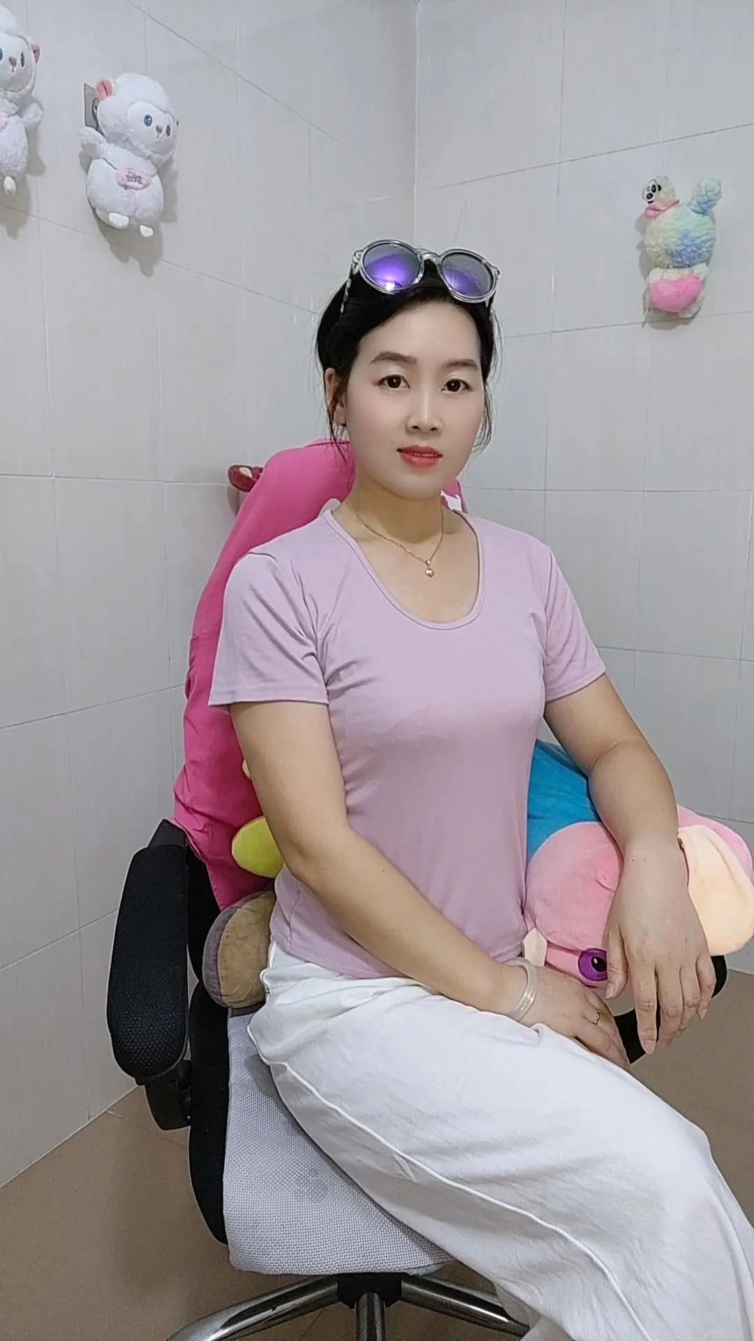 如果男人没有经济来源   就算人品在好    在顾家在能干   在别人...