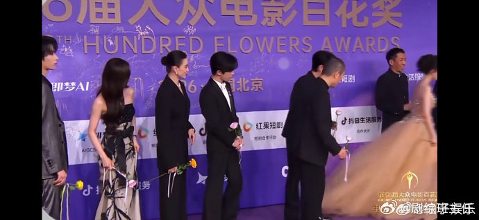 惊蛰无声剧组百花奖压轴惊蛰无声剧组压轴登场 惊蛰无声剧组压轴登场，阵容太好了啊 