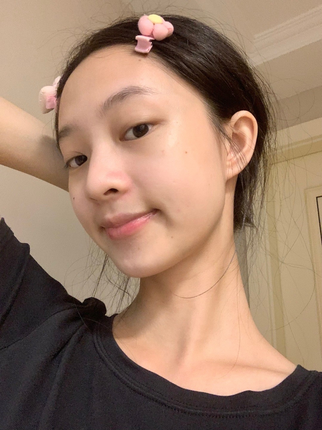 哇塞哇塞，来分享个好用的东西！最近熬夜黄黄的，心又急起来了， 开始护肤上～尝试用