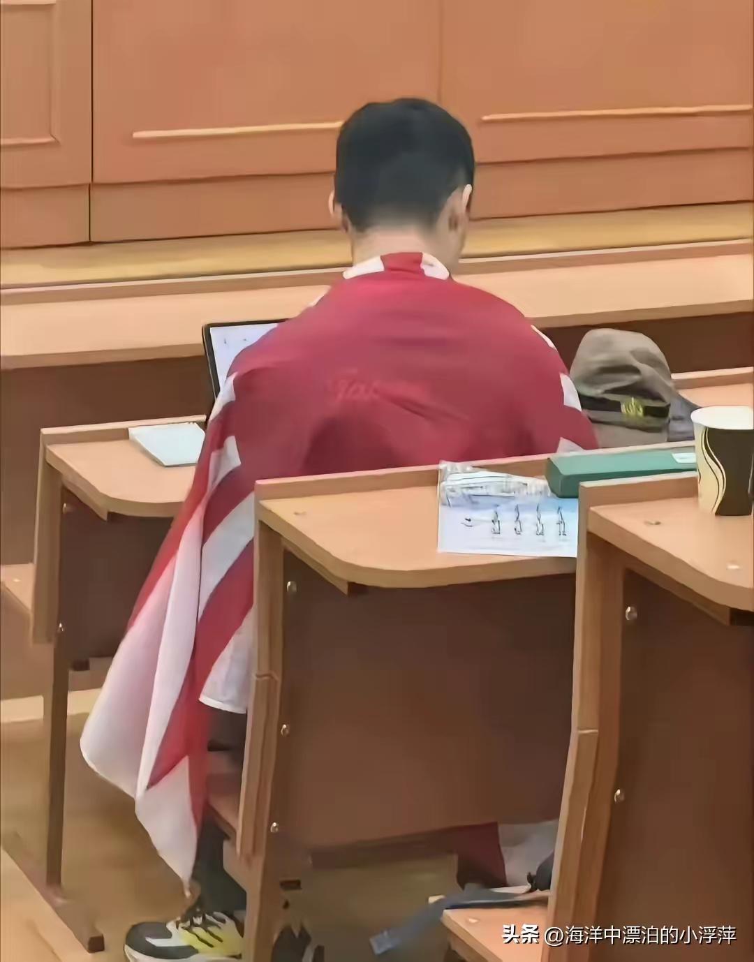 陈宇昕已经被遣返回国，可是陈宇昕在国内的情况大家一无所有，除了知道他是南京人，其