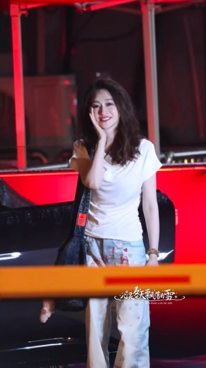 李小冉真诚李小冉的口碑 李小冉真诚，李小冉的口碑，是在下班后释放自己情绪哭了，姐