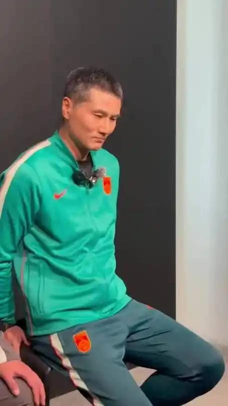 这场邵佳一的排兵布阵和临场调整确实有点东西，跟以前不一样。再加上王钰栋、韦世豪这