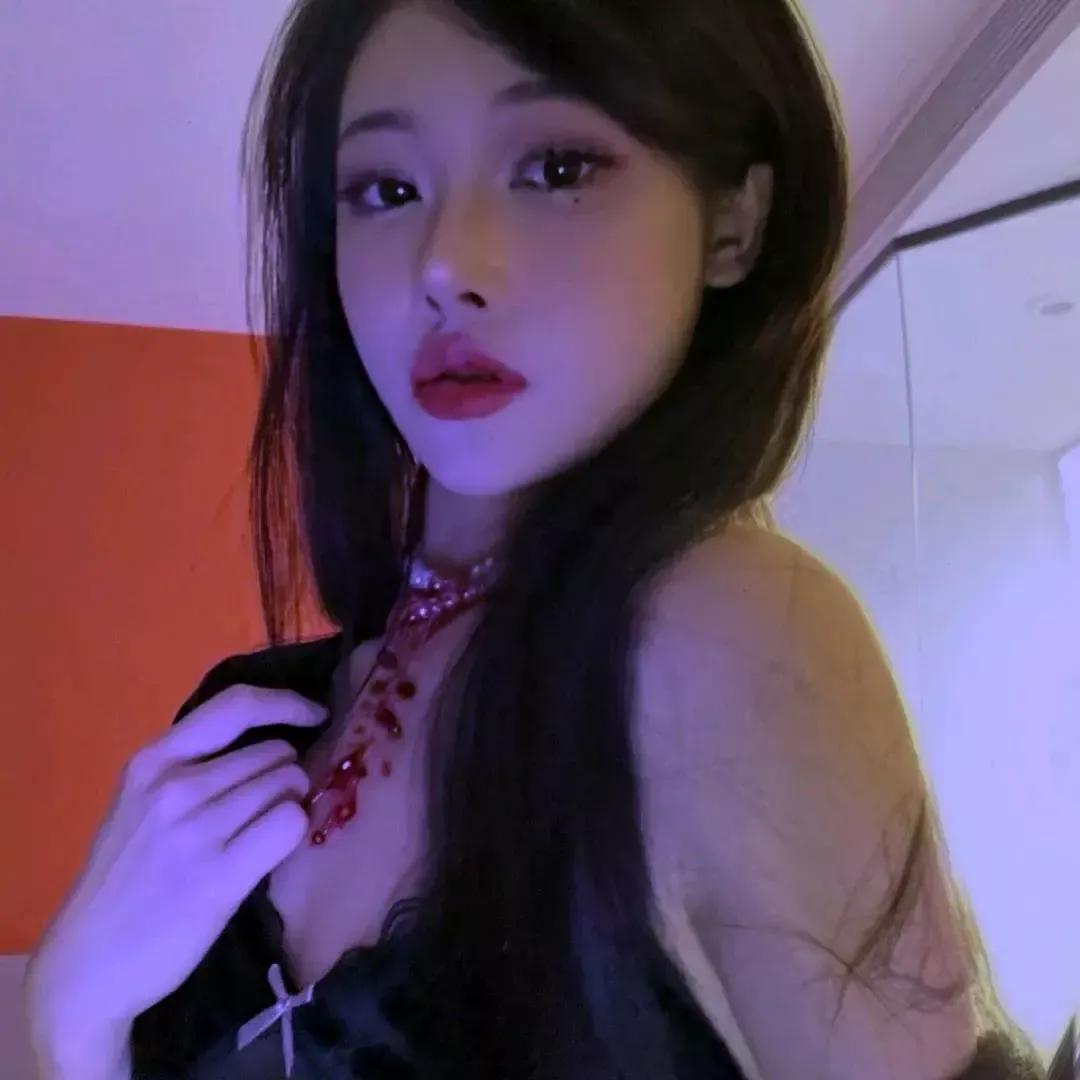 神秘氛围下的迷人瞬间🌙💋夜景美照 自拍夜景 夜景自拍大片 夜间拍照 梦幻柔光