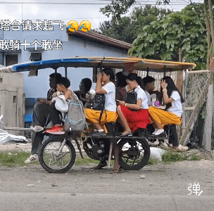 带你看不一样的菲律宾，两轮车开出了面包车的容量!
