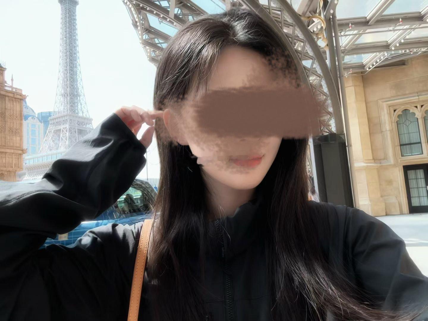 这也太狗血了吧，一个高管利用职位权力，直接和员工搞到一起，牛逼。网剧又有题材了。