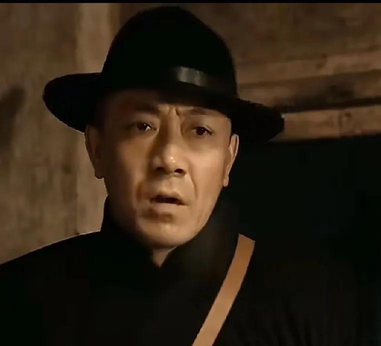 有没有发现，赵刚后期的工作风格越来越像李云龙，也爱占便宜了。有一个细节特别能说明