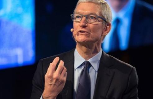 美国彻底慌了？！苹果CEO库克抛出惊人言论，振聋发聩！他说：“我们死守中国制造，