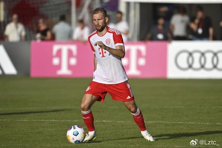 拜仁官方：对阵科隆时莱默尔左小腿肌肉撕裂，将缺席一段时间2025-26赛季德甲联