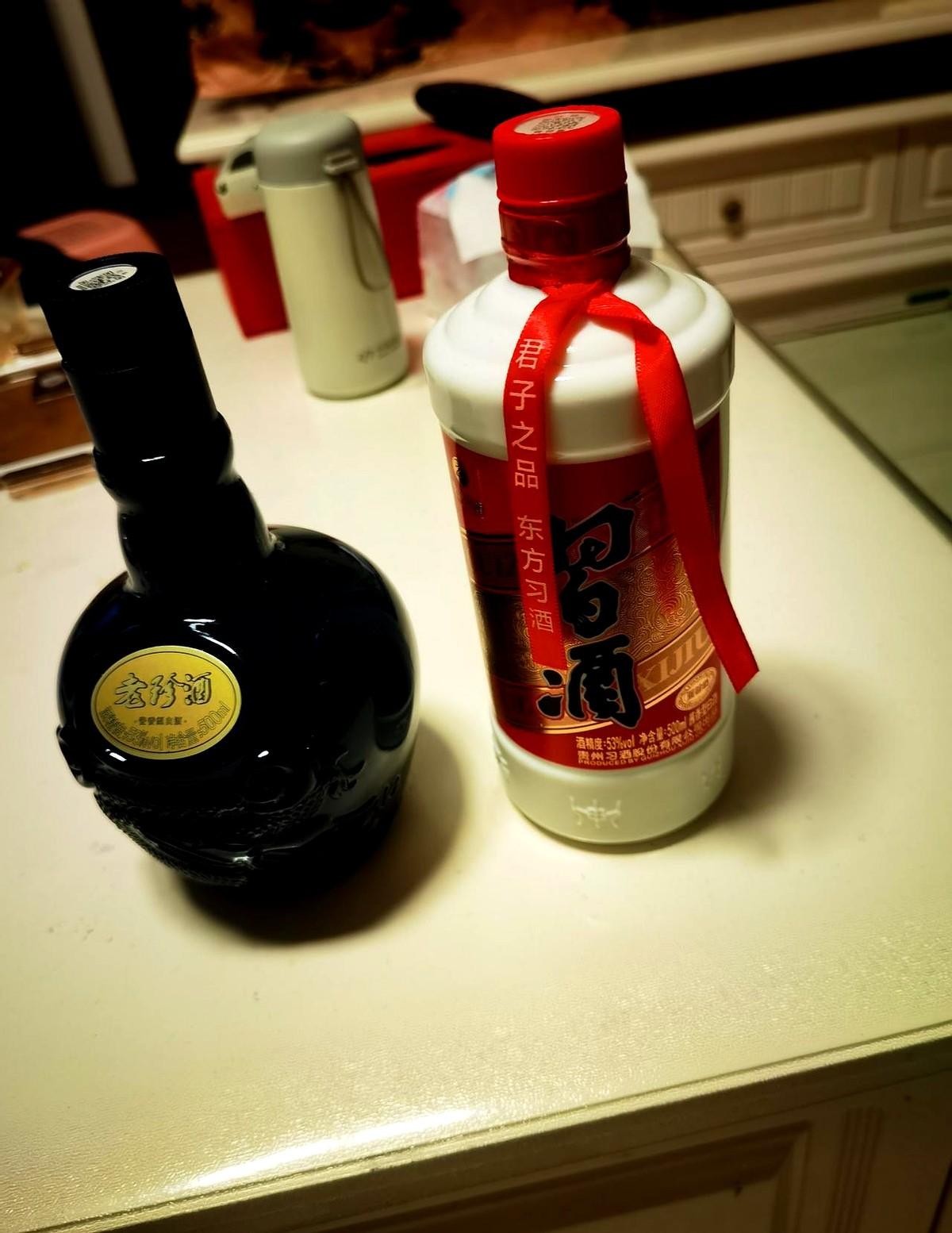 今天同时喝了两款百元以下的酱酒天花板，圆习酒和老珍酒。
圆习酒肯定是第一名，老珍