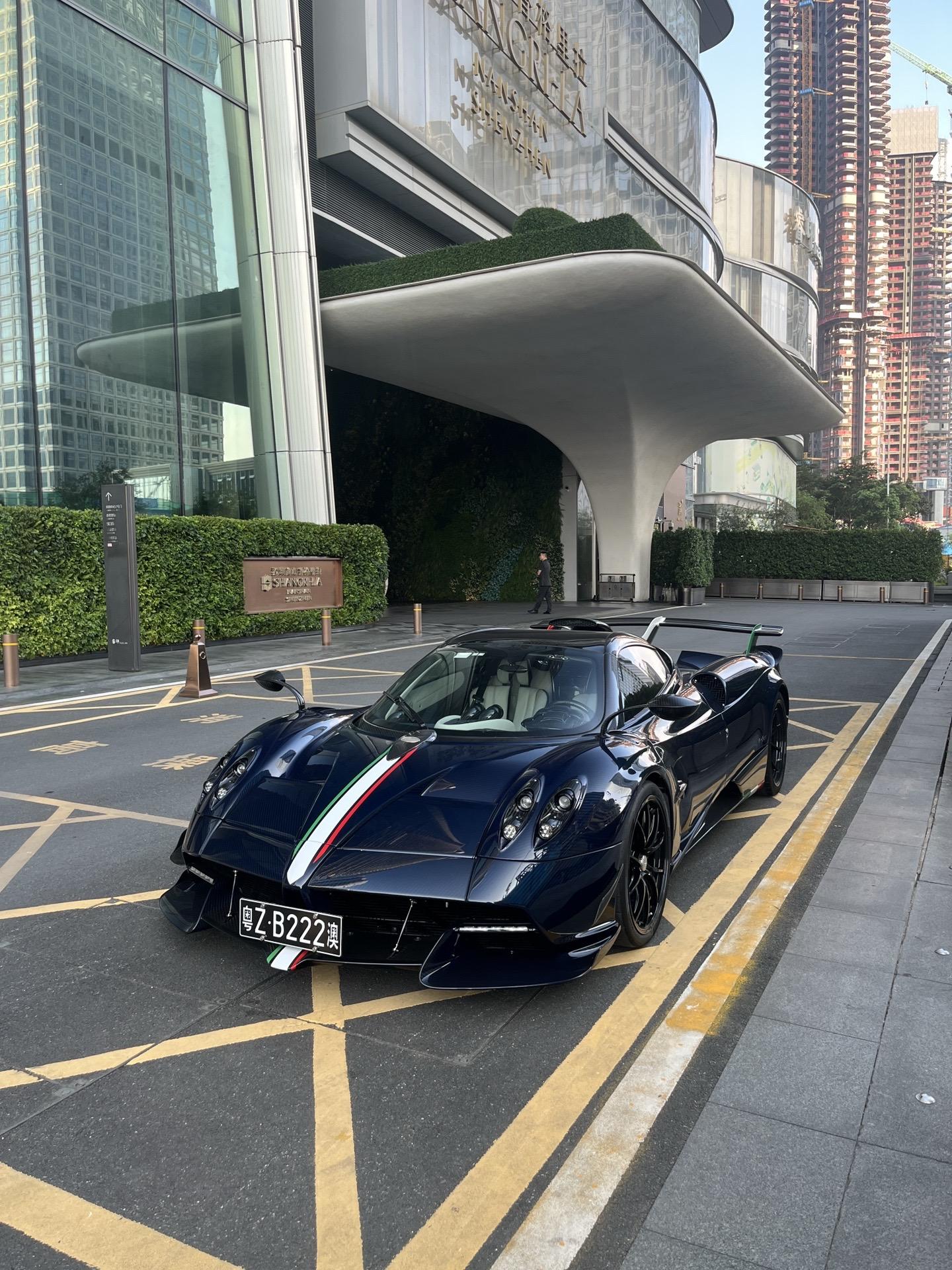 Pagani Huayra Roadster FY
