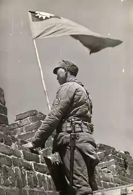 1938 年，台儿庄战役，抵抗日寇的中国人。（这都是真实的历史老照片，并非剧照。