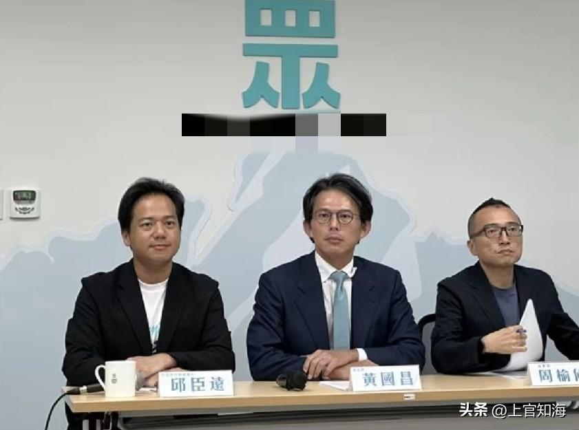 邱臣远吃相难看，在白营要求任何人不能帮徐欣莹站台之后，原本蓝白也就各自展开角逐，