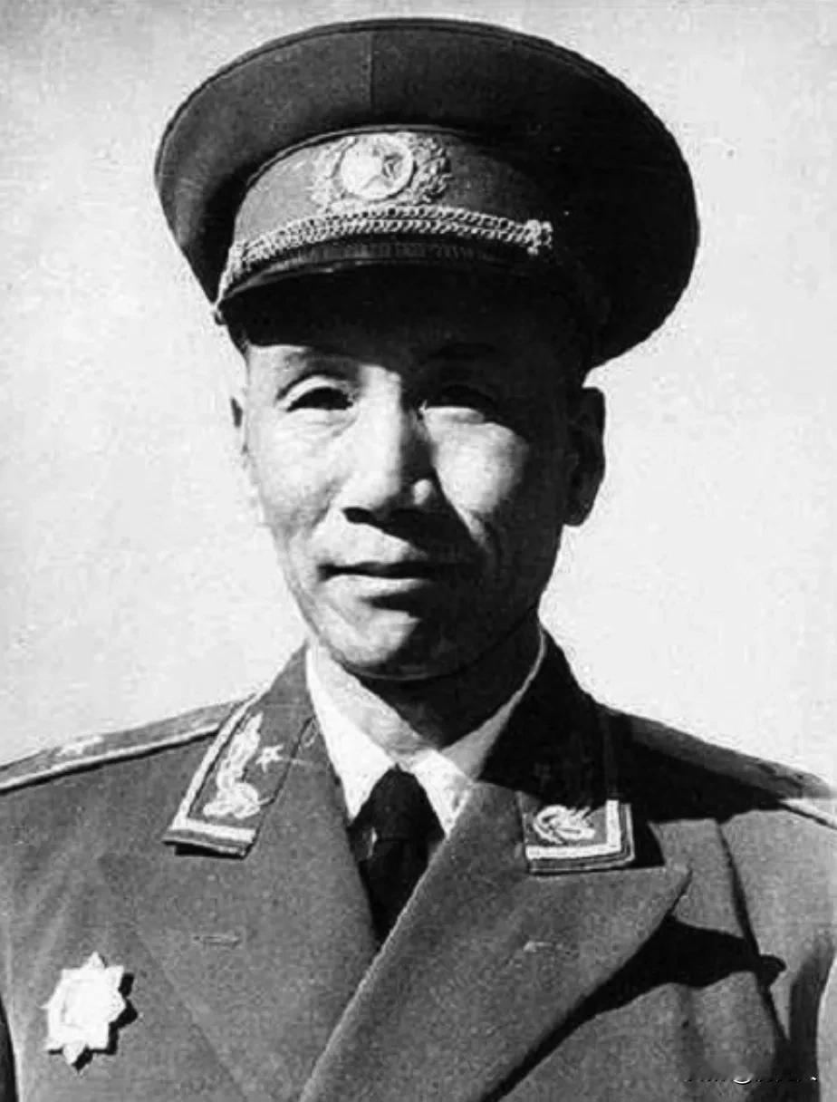 1941年深夜惊魂！开国少将遇刺肠外流，躺血泊装死保命：还得忍
 
1941年，