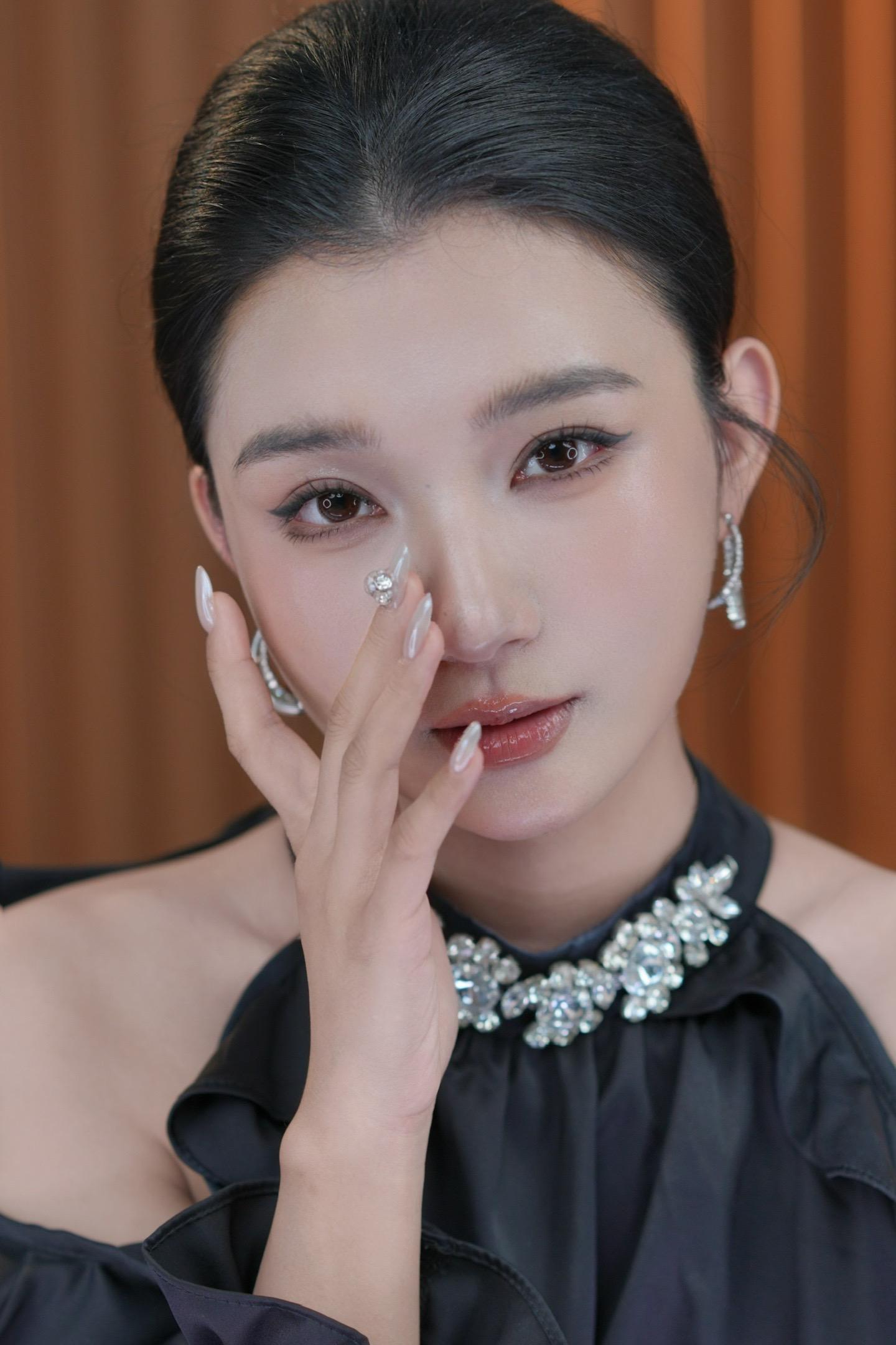 人的悲哀都是自己给的。